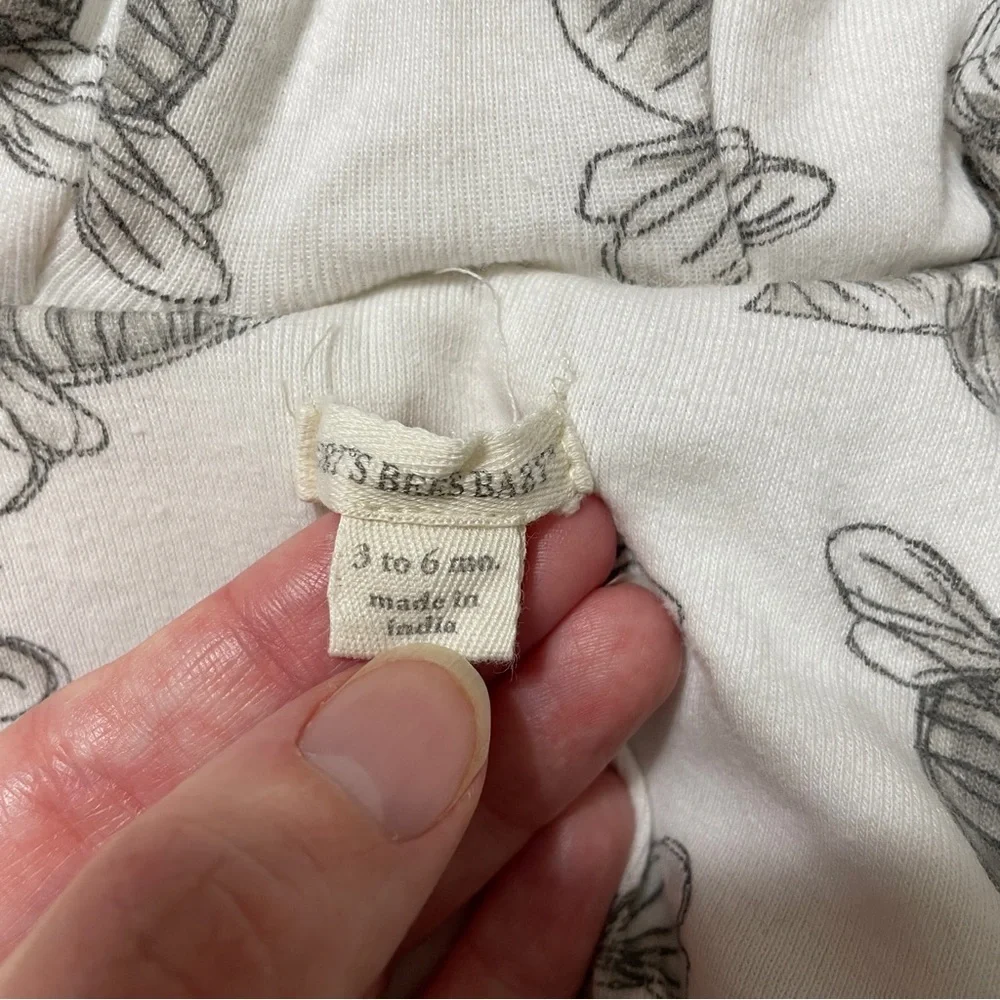 Burt's Bees Baby White and Gray Bee Print Fabric